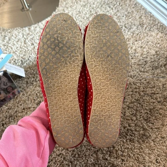 Classic Red Dot Tom’s Size 7 - Picture 6 of 9